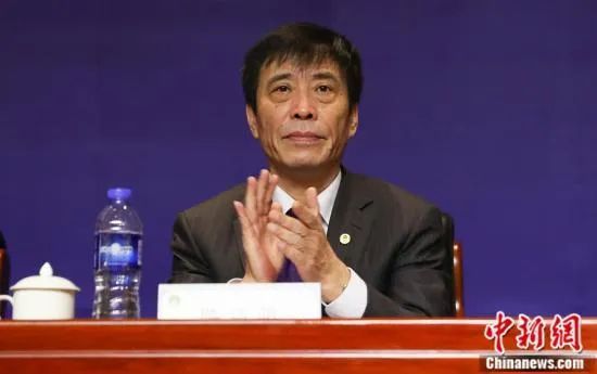 在办公室狂cao丝袜老师h文