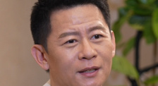 别墅里的她